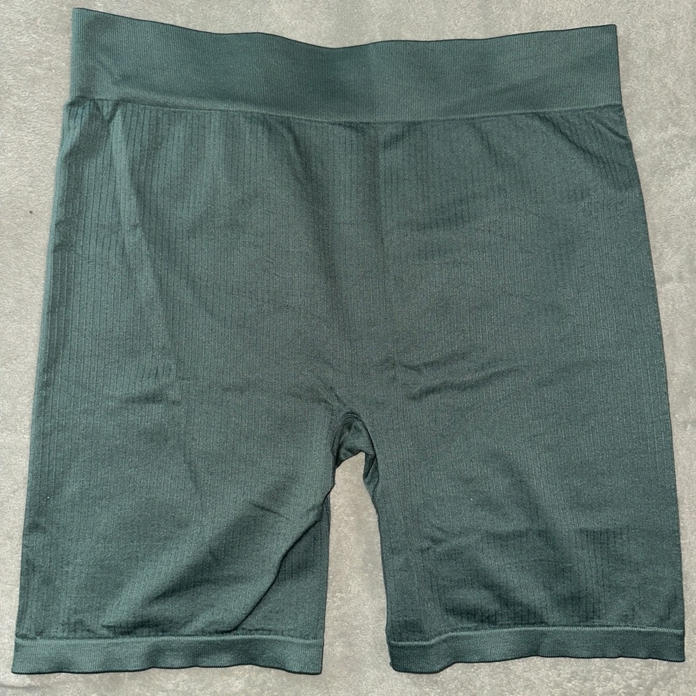 Arula Ribbed Biker Shorts, Size C (22-24), Color: Dark-forest